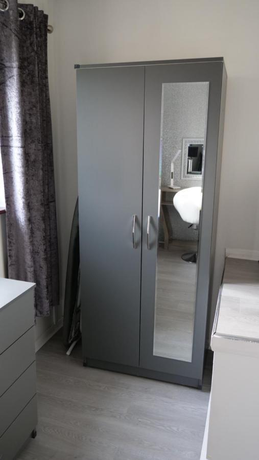 Milton Keynes Luxury Short Stay House With Wifi And Free Parking Wolverton  Εξωτερικό φωτογραφία