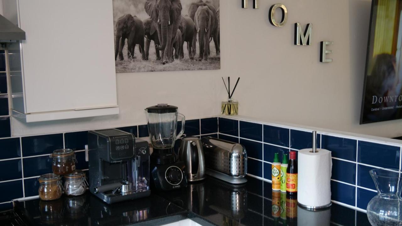 Milton Keynes Luxury Short Stay House With Wifi And Free Parking Wolverton  Εξωτερικό φωτογραφία