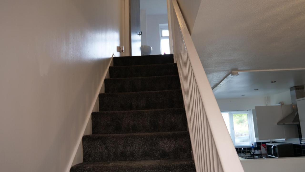 Milton Keynes Luxury Short Stay House With Wifi And Free Parking Wolverton  Εξωτερικό φωτογραφία